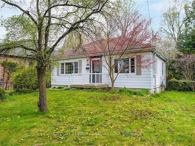 139 Britannia Ave #LOWER — Photo 2