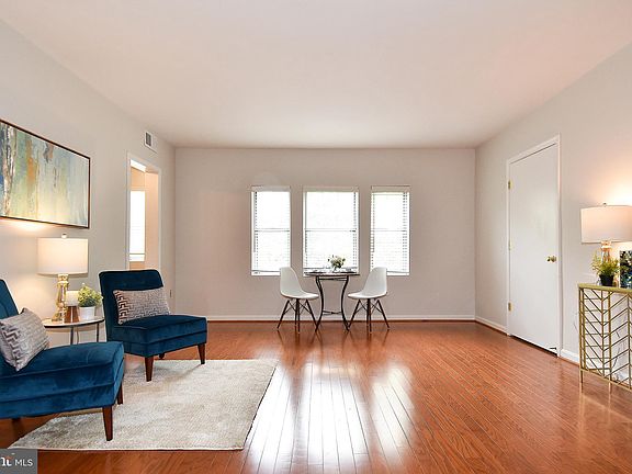 4th image of 1809 N Queens Ln #2151