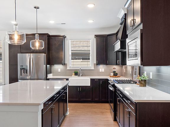 4th image of 5527 Acadia Dr