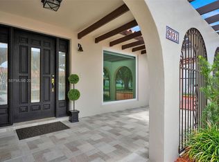 9031 SW 11th St, Miami, FL 33174