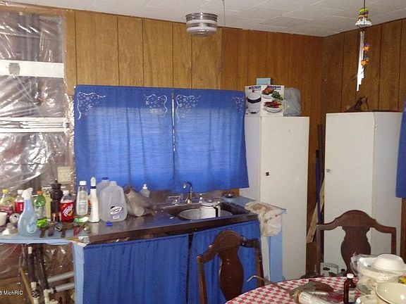 5th image of 11321 N Porter Ave