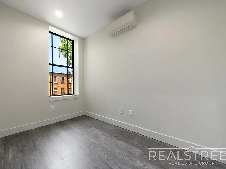 697 De Kalb Ave #2R — Photo 7