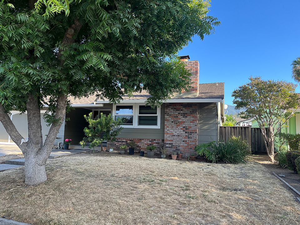 2nd image of 1690 Hydrangea Ln