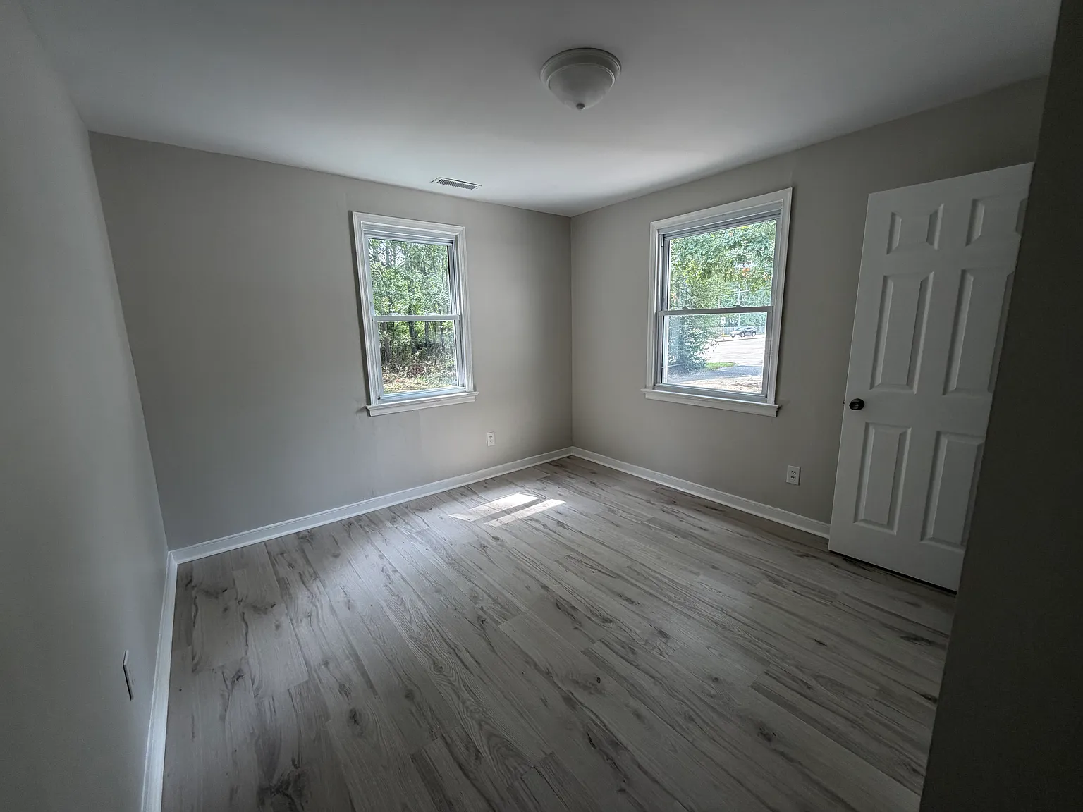 2 bed, 920 sqft, $2,000 — Photo 2