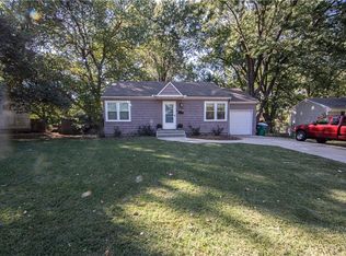 8132 Woodward St, Overland Park, KS 66204
