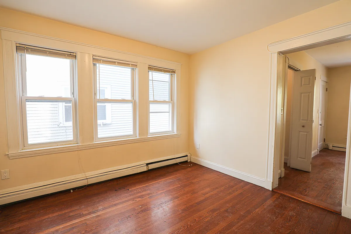 Building Photo - 19 Claymoss Rd #3
