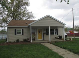 208 E Miami St, Robinson, IL 62454