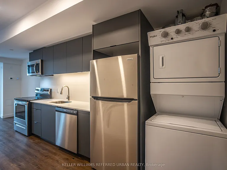 325 University Ave W #203 — Photo 7