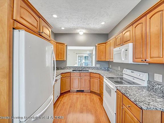 5th image of 2930 Marfitt Rd