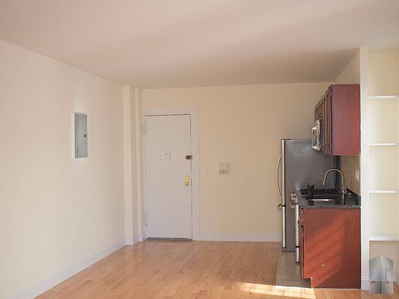 3rd image of 585 W 204th St APT 5C