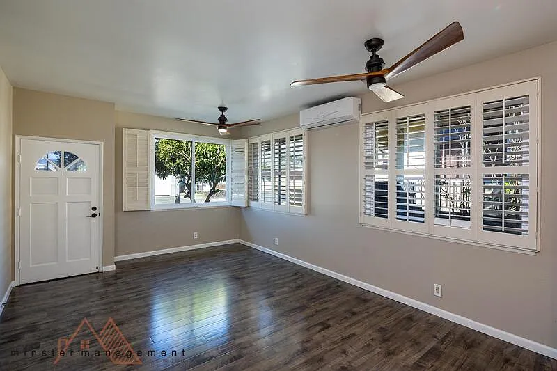 3 bed, 2.0 bath, 892 sqft, $3,895 — Photo 4