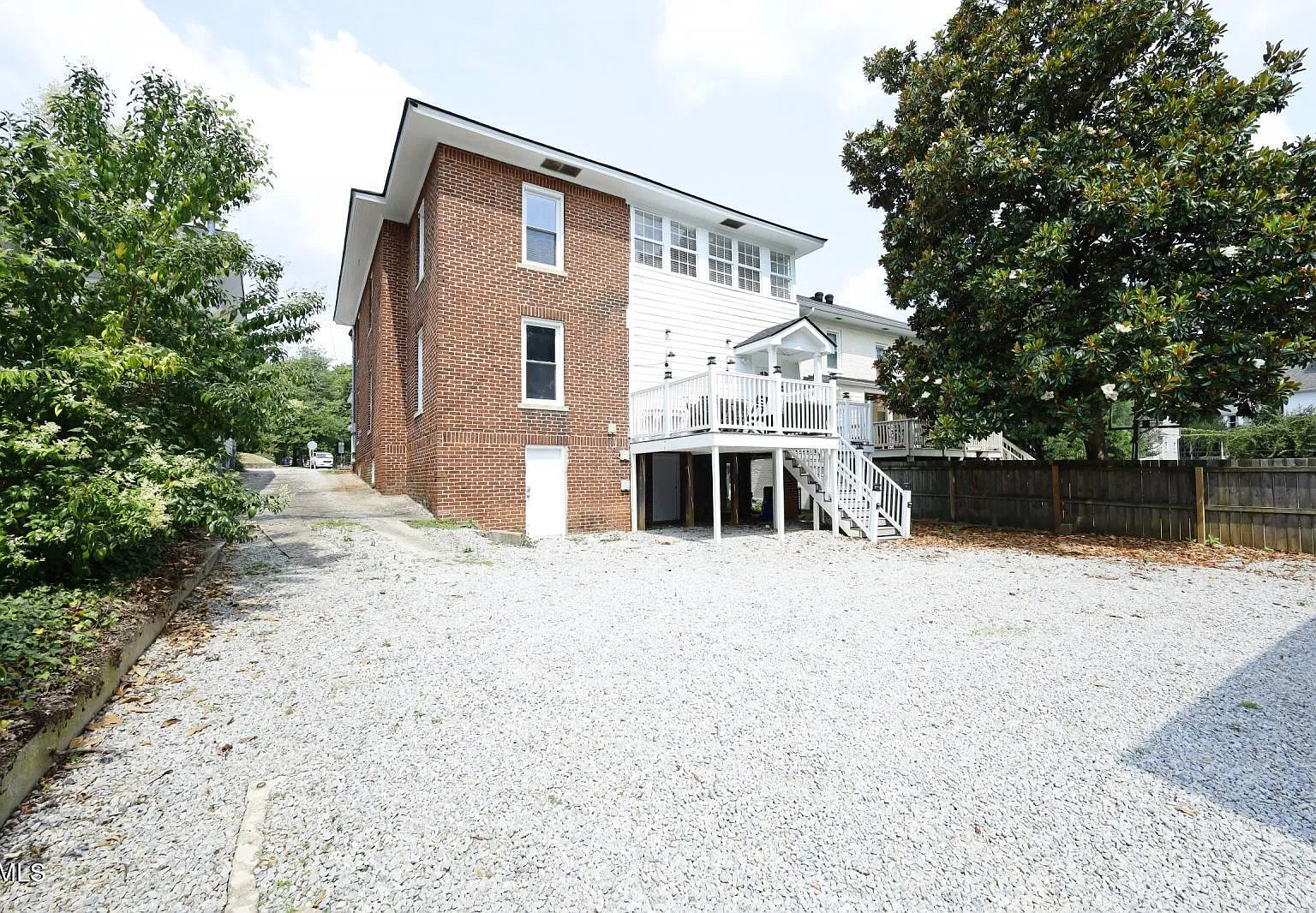 3 bed, 2.0 bath, $2,300 — Photo 4