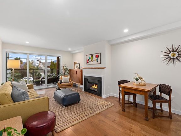 5th image of 2336 Wall St #204