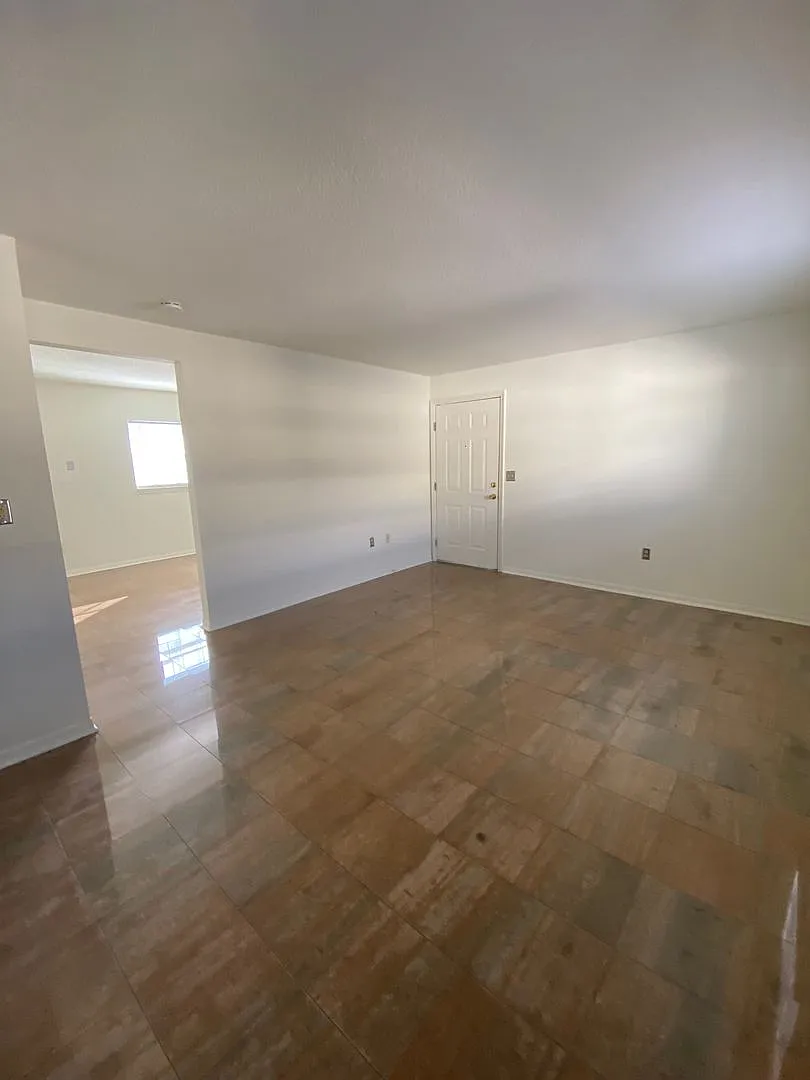 Building Photo - 2505 E Central Blvd #19