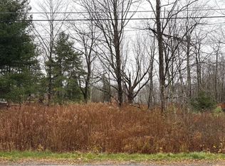 2093 Glenwood Ln, Lake Ariel, PA 18436