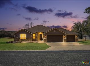 2068 Pirtle Dr, Salado, TX 76571
