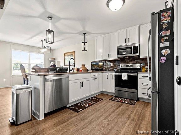 4th image of 6010 Heaven Hill Dr