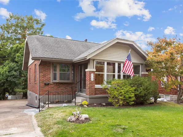 9108 Seneca Ln, Saint Louis, MO 63114