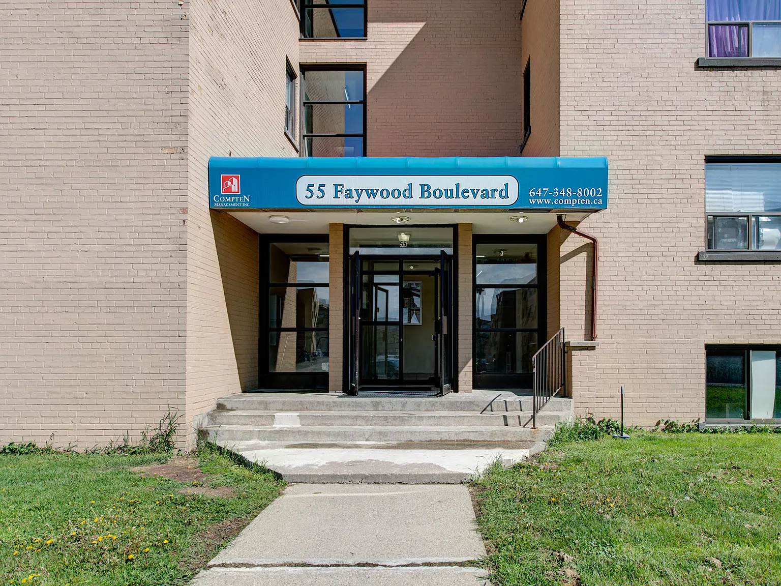 55 Faywood Boulevard — Photo 3