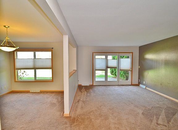 4th image of 38 Waunona Woods Ct