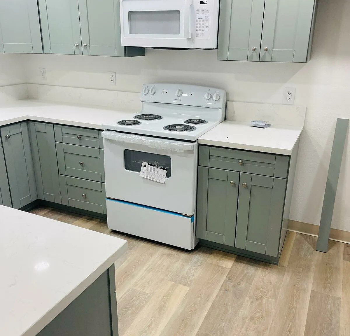 2 bed, 1.5 bath, 950 sqft, $2,300 — Photo 4