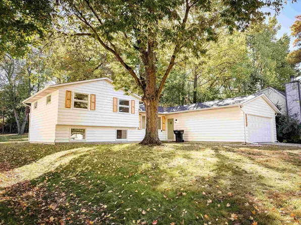 53212 Nadine St, South Bend, IN 46637