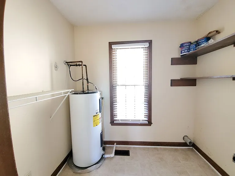 3508 Gowan Ln — Photo 23