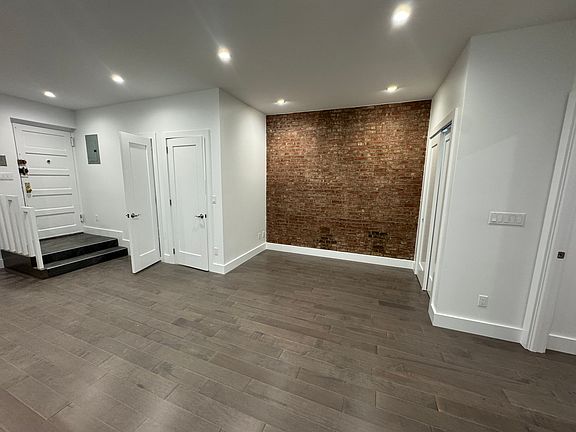 4th image of 319 W 105th St APT 1R