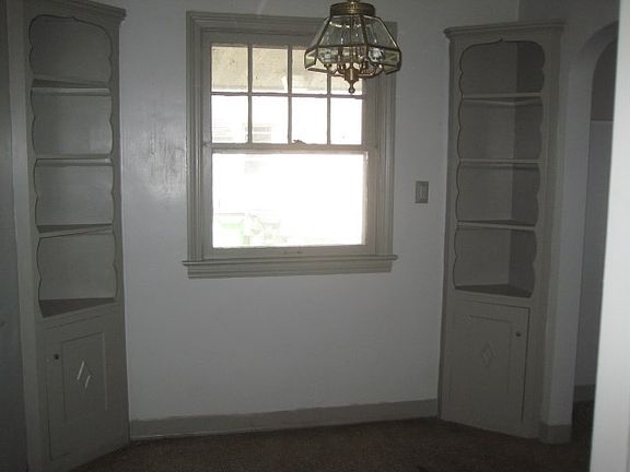 5th image of 615 E 260th St