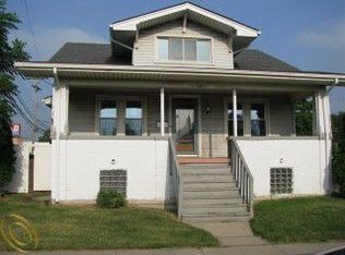 14818 Agnes St, Southgate, MI 48195