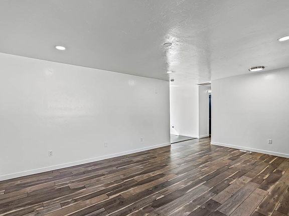 3rd image of 335 McAuliffe Ave