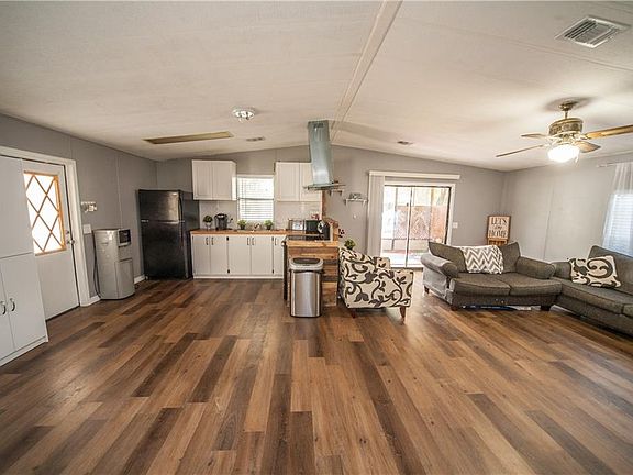 4th image of 3125 Shady Creek Dr