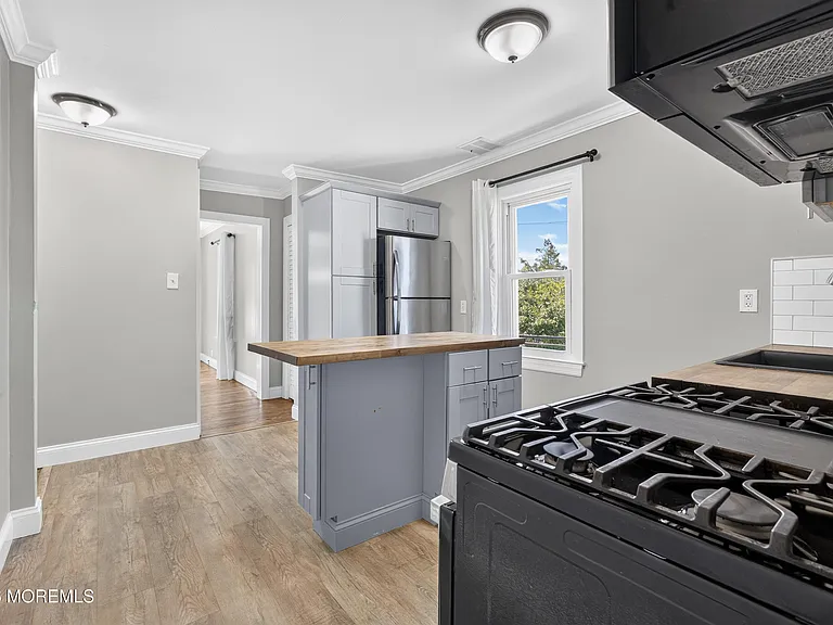 907 Bond St #2 — Photo 17