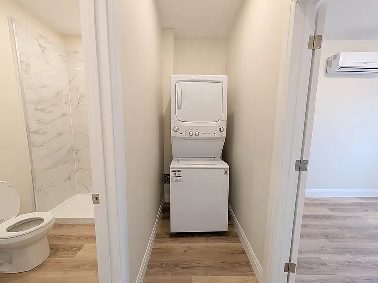 70 Scott St W #3 — Photo 10