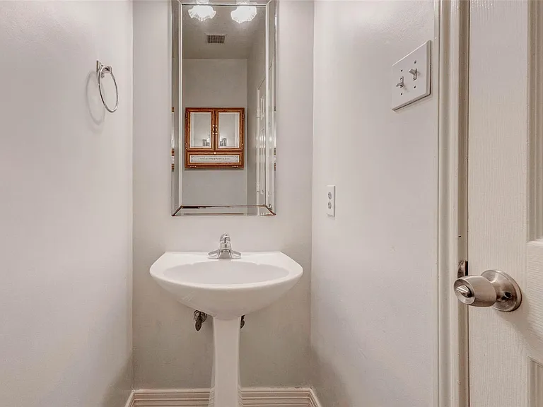 1723 Park Ridge Dr — Photo 13