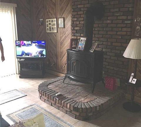 4th image of 10 Hester Ln