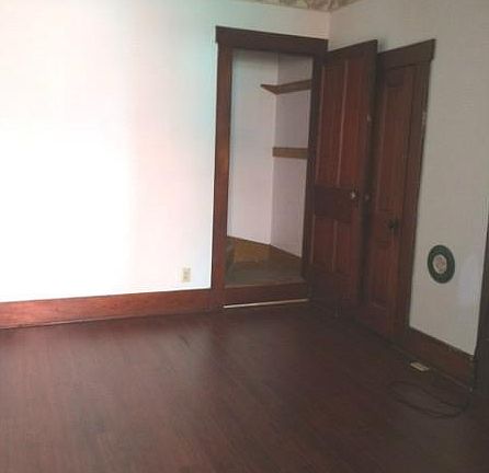 5th image of 116 E Reynolds St
