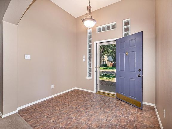 2nd image of 5820 Sycamore Bend Ln