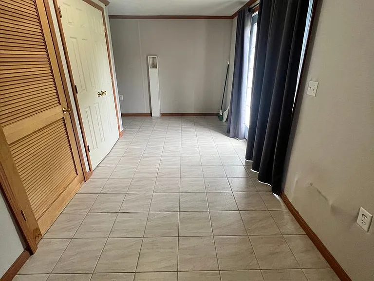 409 Wills Rd — Photo 6