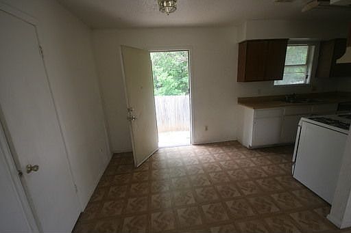 2nd image of 1901 E Stassney Ln #A