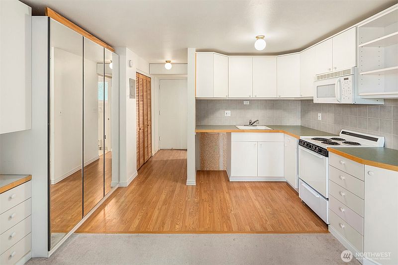 5th image of 1810 43rd Avenue E #201