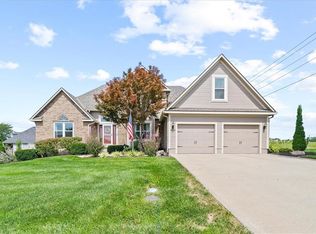 2618 Meadowlark Dr, Harrisonville, MO 64701