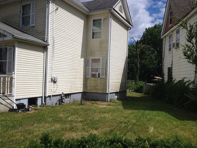 2nd image of 202 Ridge Ave