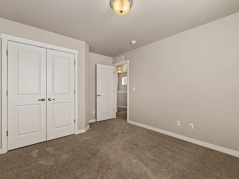 352 E Idaho St — Photo 28