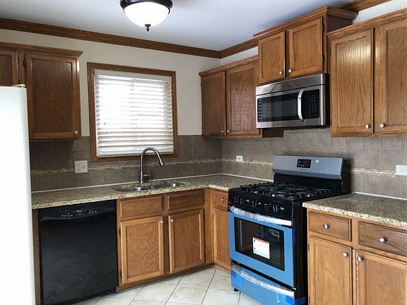 5th image of 2832 Dorothy Dr