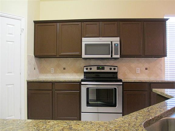 3rd image of 4916 Drexel Dr