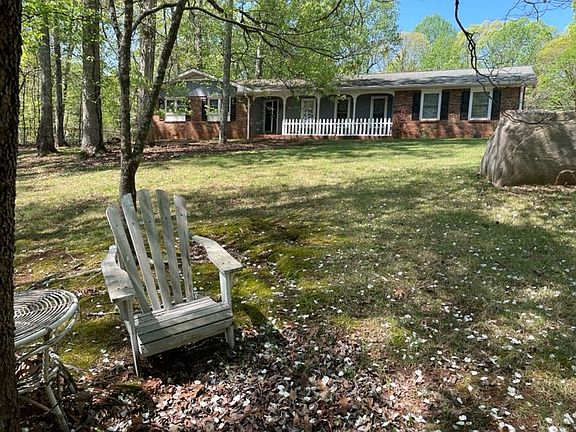 2nd image of 180 Thornton Ln