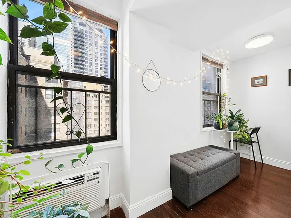 141 E 55th St APT 10A, New York, NY 10022
