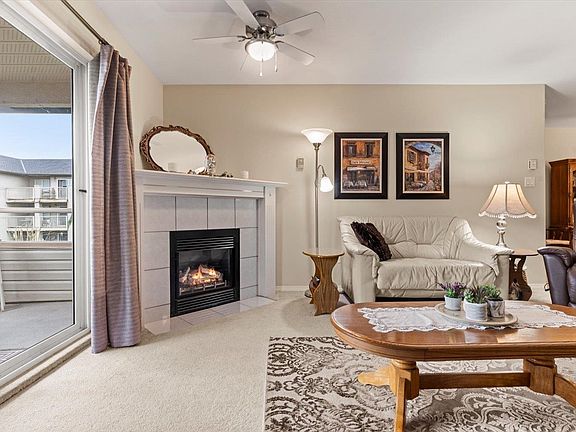 4th image of 46693 Yale Rd #313