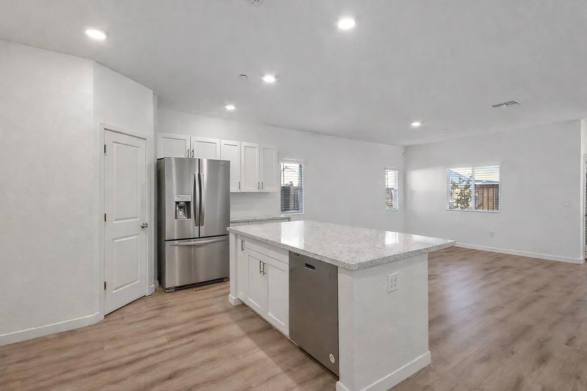Building Photo - 525 Fruit Tree Rd